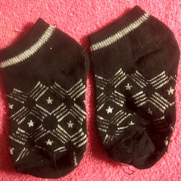 3 piece outfit short/tank top/ socks - Picture 5 of 5